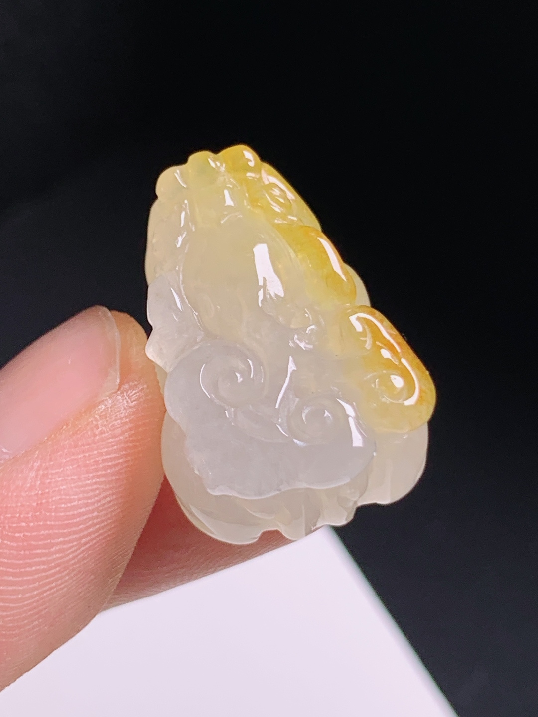 黄翡貔貅，肉质温润细腻，雕件立体霸气 裸石22.5-15.7-9.8 0807