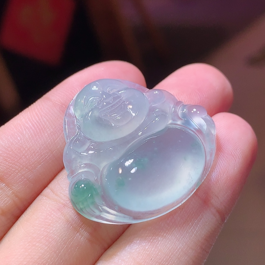 冰飘花佛公挂件。冰润通透，种老油润起胶，佩戴优雅气质 货号14707，28.3-30.9-6