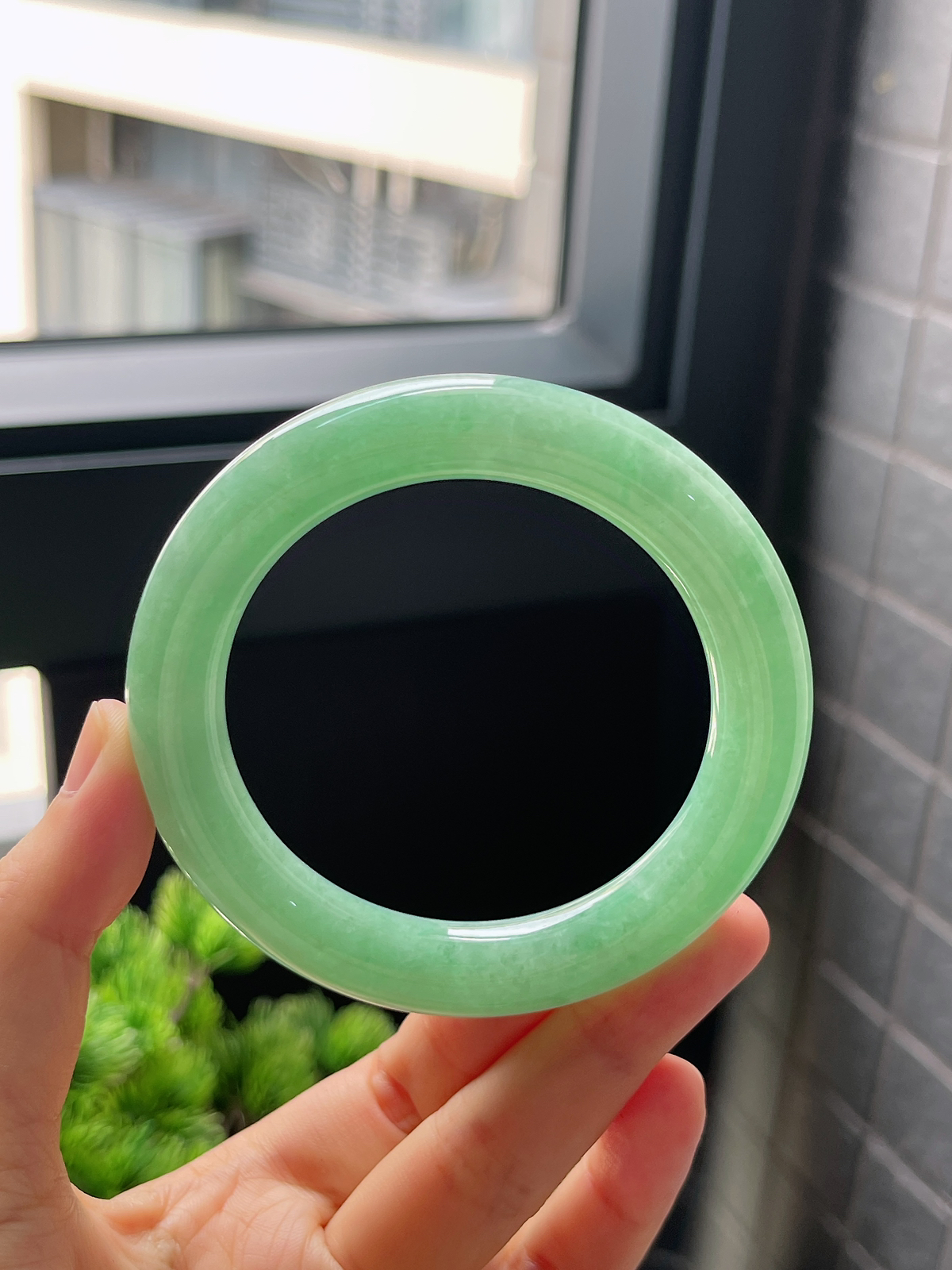 圈口55.2，糯化种满绿圆条翡翠手镯