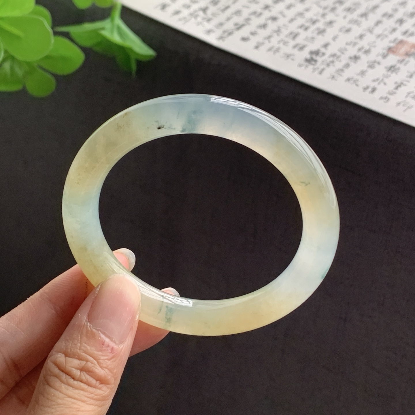 070832JM 黄翡飘花圆条翡翠手镯 54-10.2