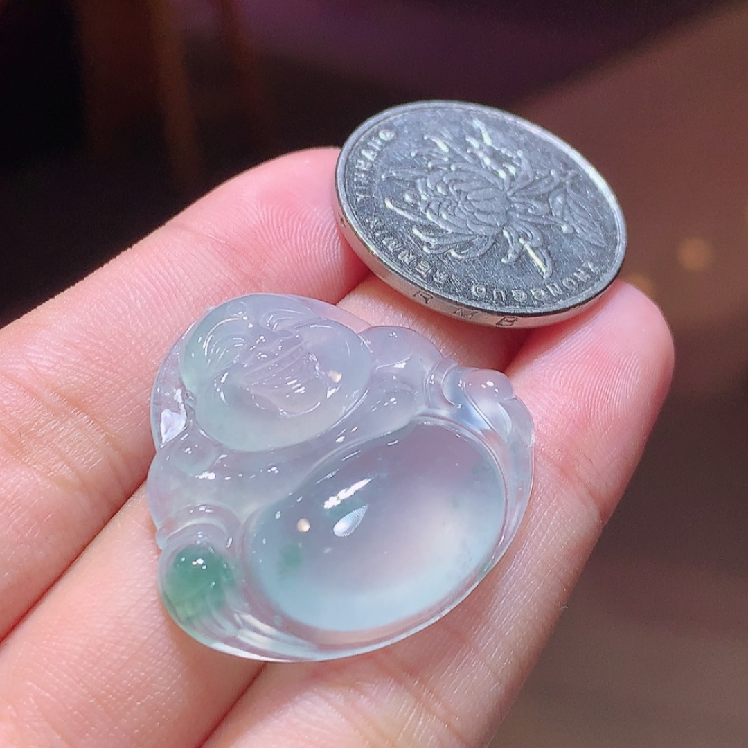 冰飘花佛公挂件。冰润通透，种老油润起胶，佩戴优雅气质 货号14707，28.3-30.9-6