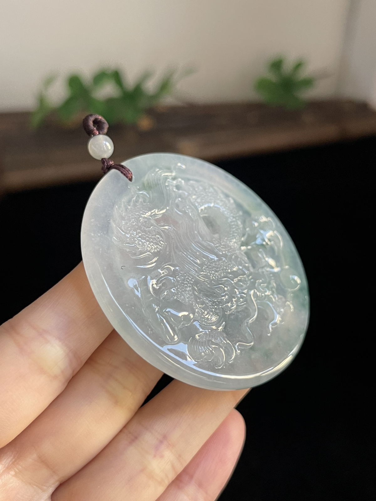 翡翠冰糯种吊坠，配珠未测