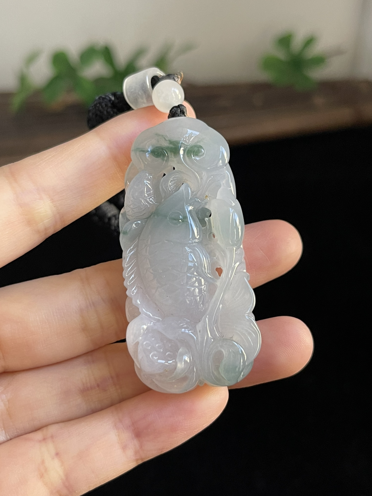 翡翠冰糯种飘花吊坠，配珠未测