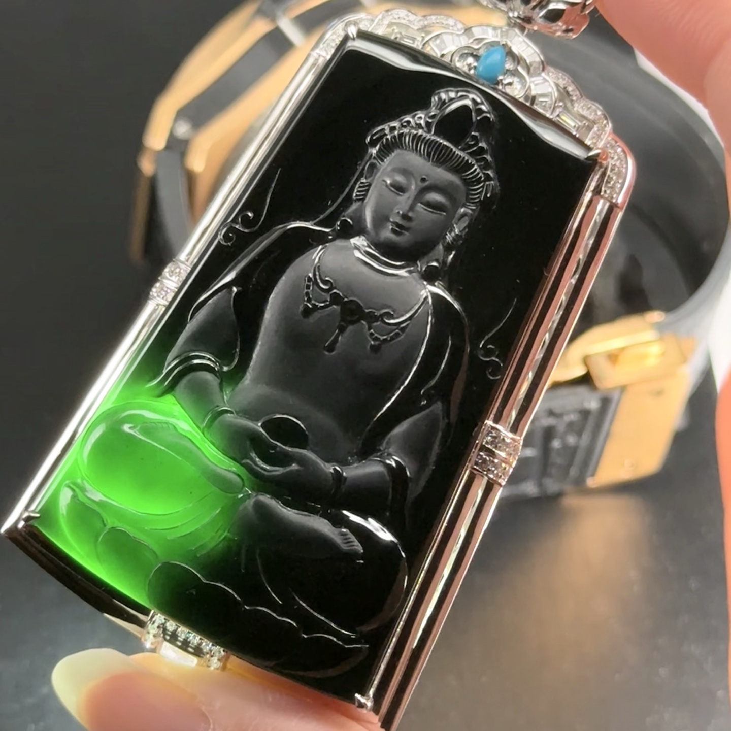 新款墨翠正装观音 种好色正 黑度极好 打灯通透 油性十足，11.4-40.6-13.8