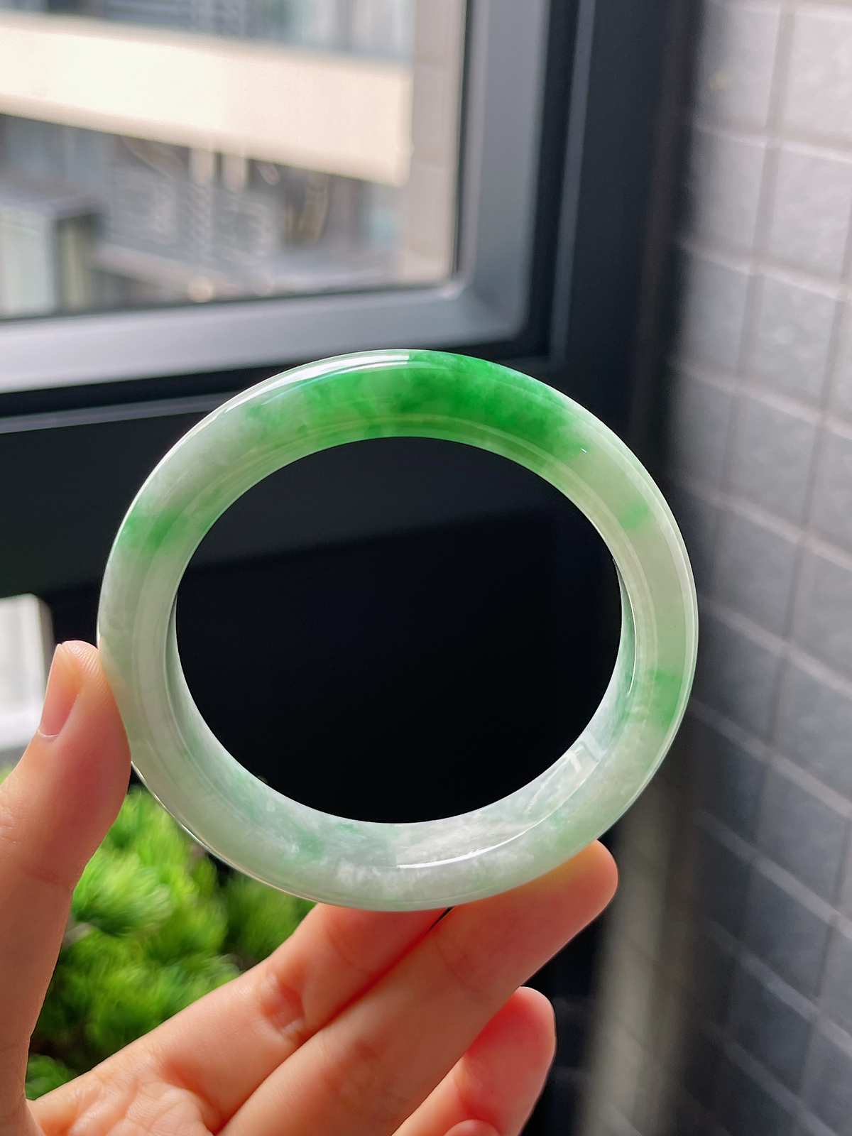 圈口56，糯化种飘花翡翠正圈手镯