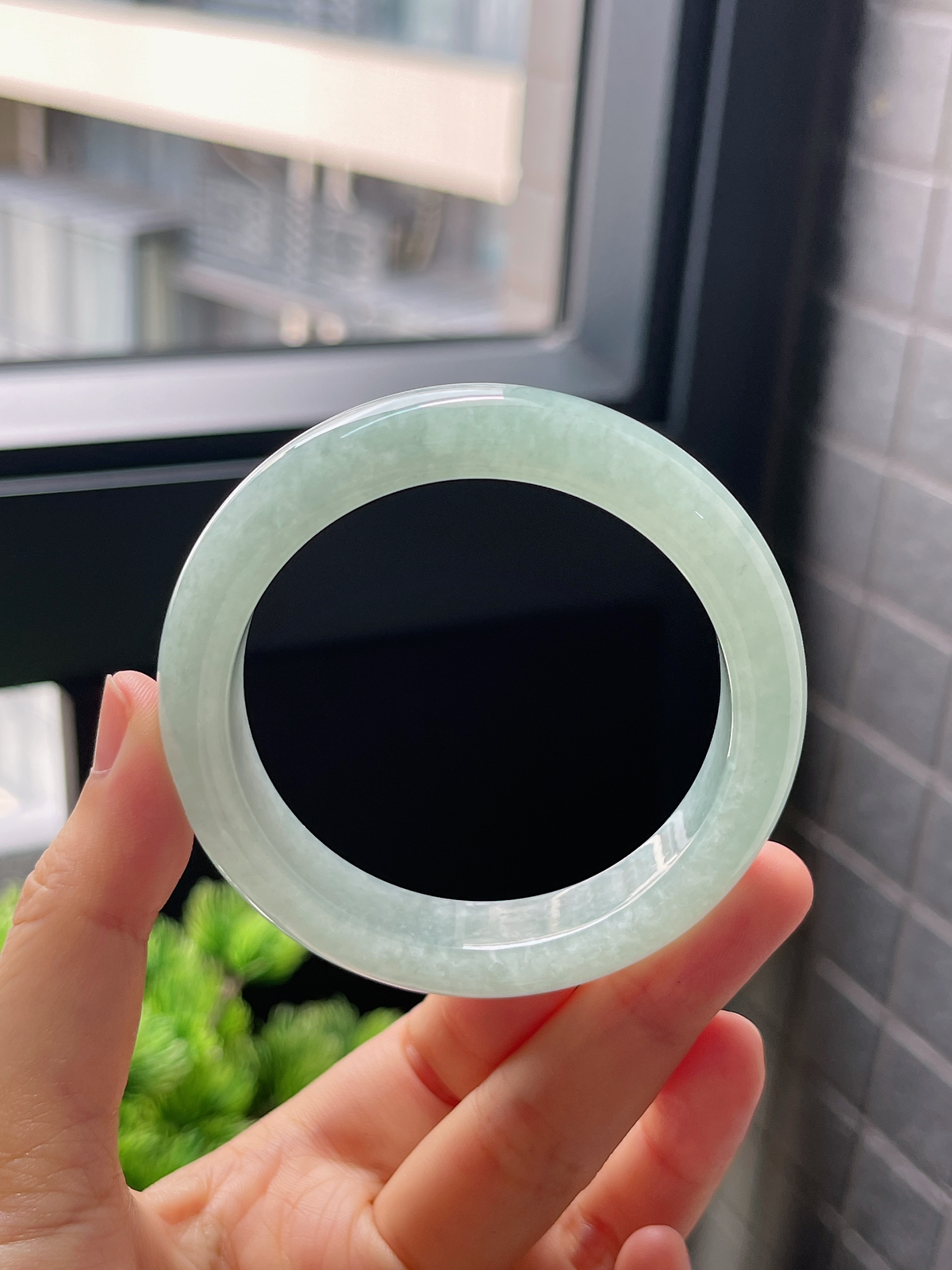 圈口52.9，冰糯种浅绿色翡翠正圈手镯小圈口手镯
