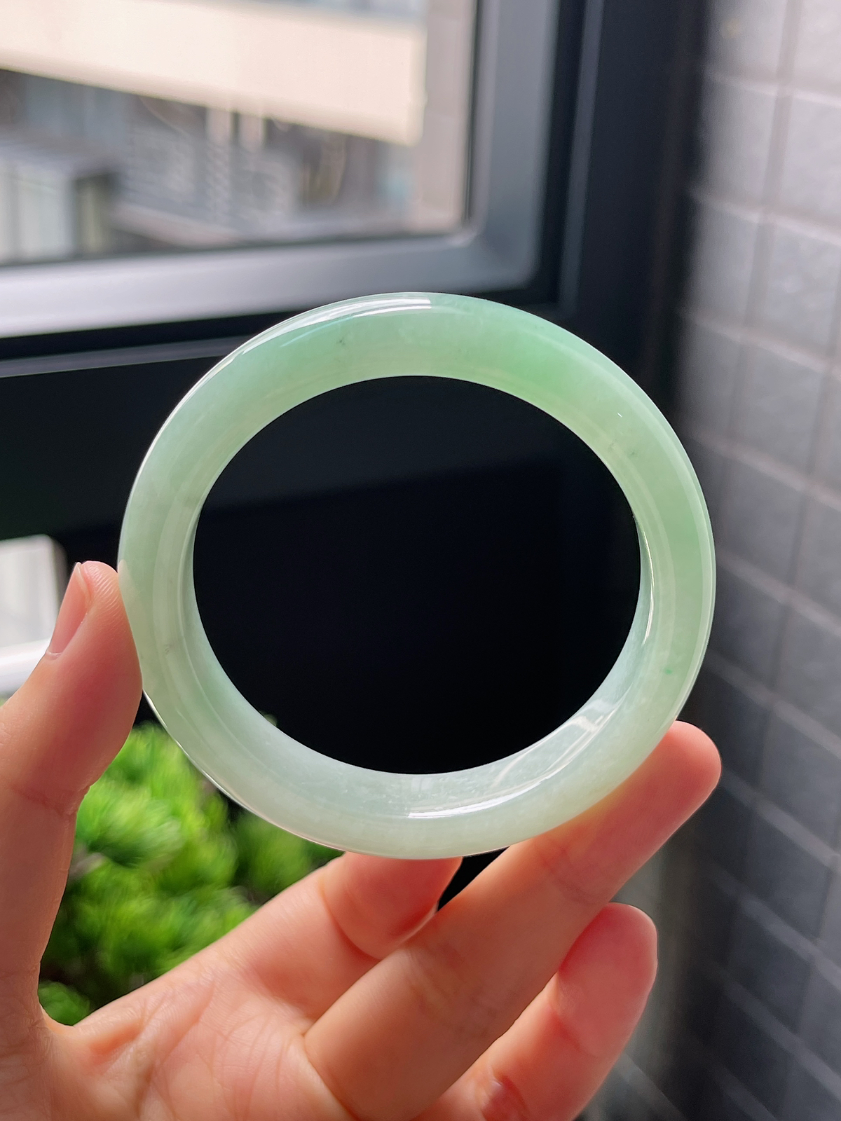 圈口53.4，冰糯种绿色翡翠正圈手镯