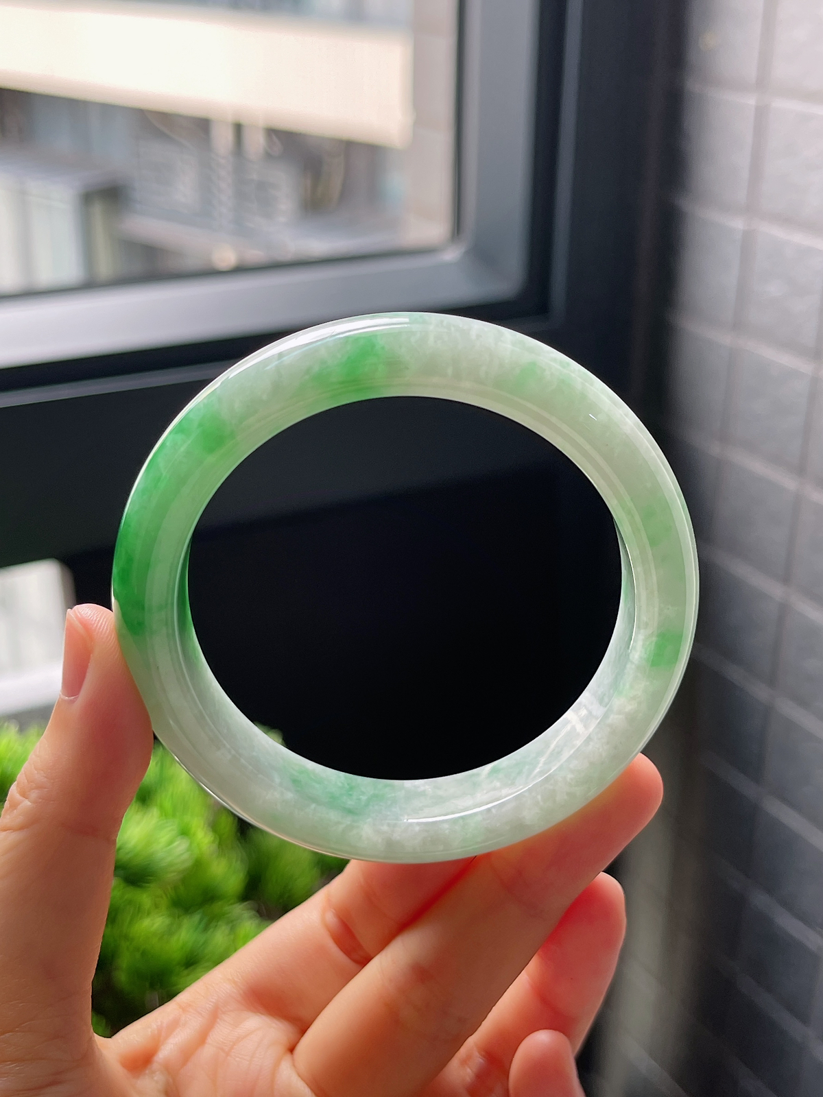 圈口56，糯化种飘花翡翠正圈手镯
