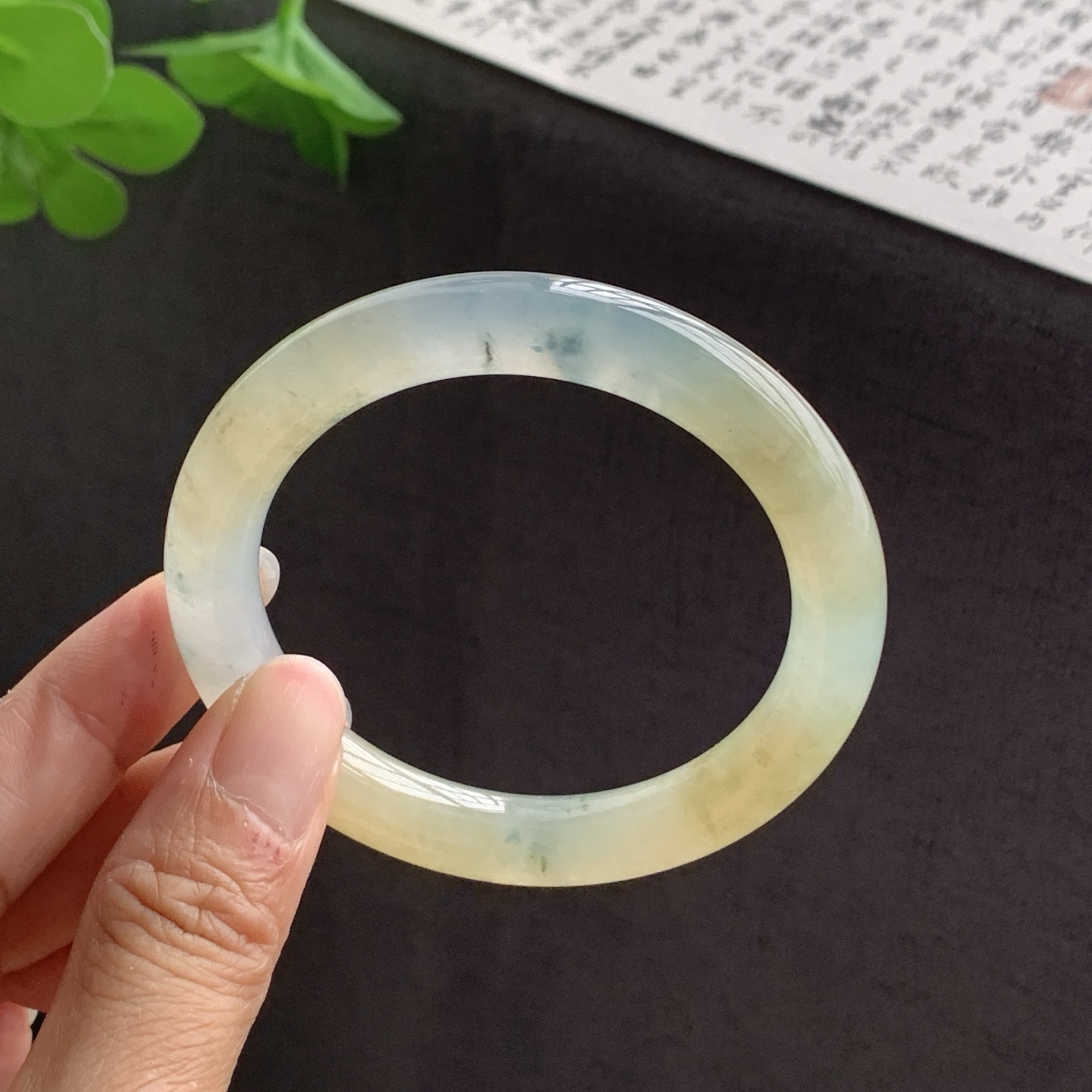 070832JM 黄翡飘花圆条翡翠手镯 54-10.2