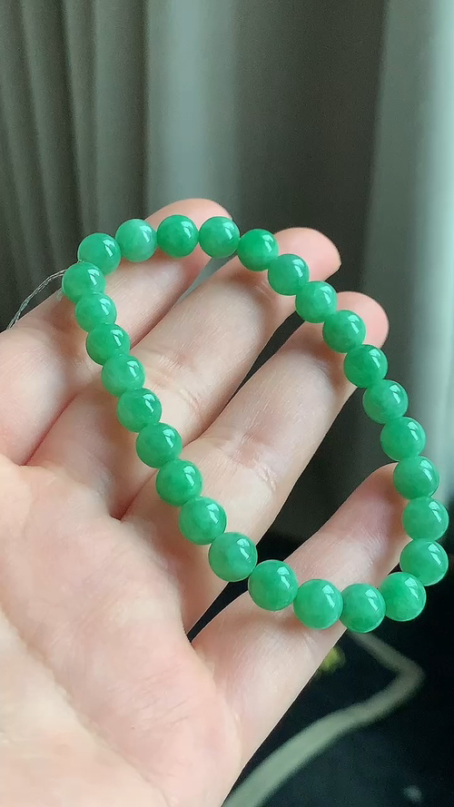天然翡翠，冰绿手串 尺寸6.8