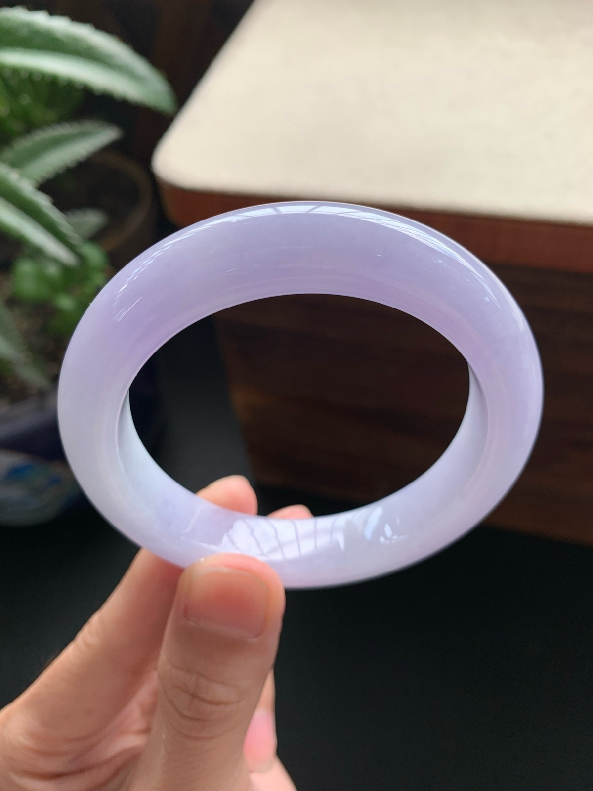 54.1圈口紫罗兰正圈手镯