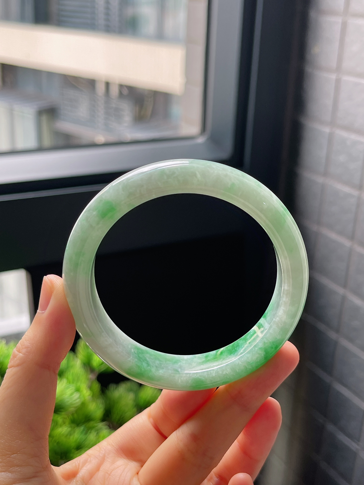 圈口56，糯化种飘花翡翠正圈手镯