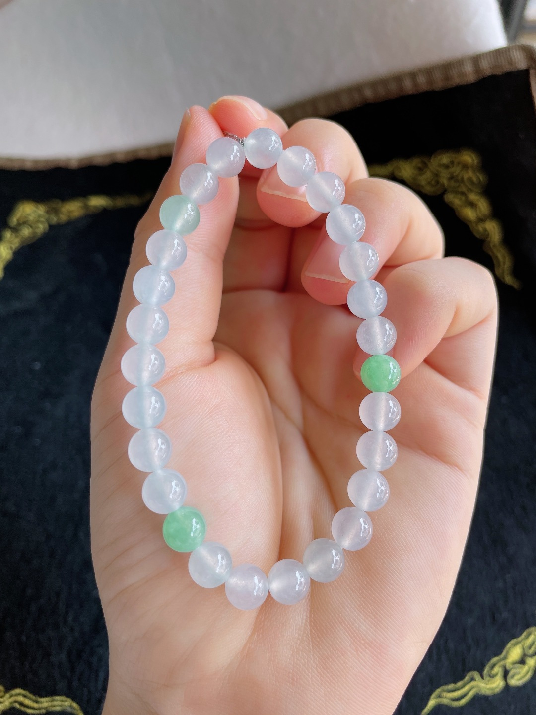 缅甸天然翡翠A货，冰种双彩手串，尺寸：6.8mm。【编3464】