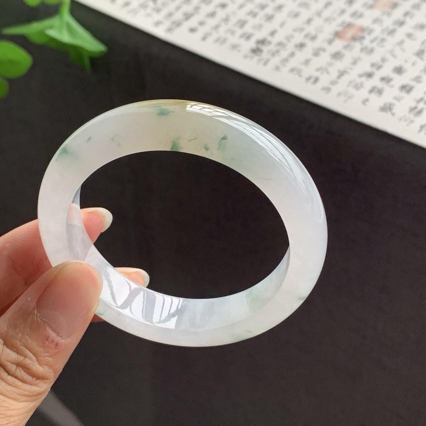 070831LJ 黄翡飘花正圈翡翠手镯 51.6-13.5-8.2