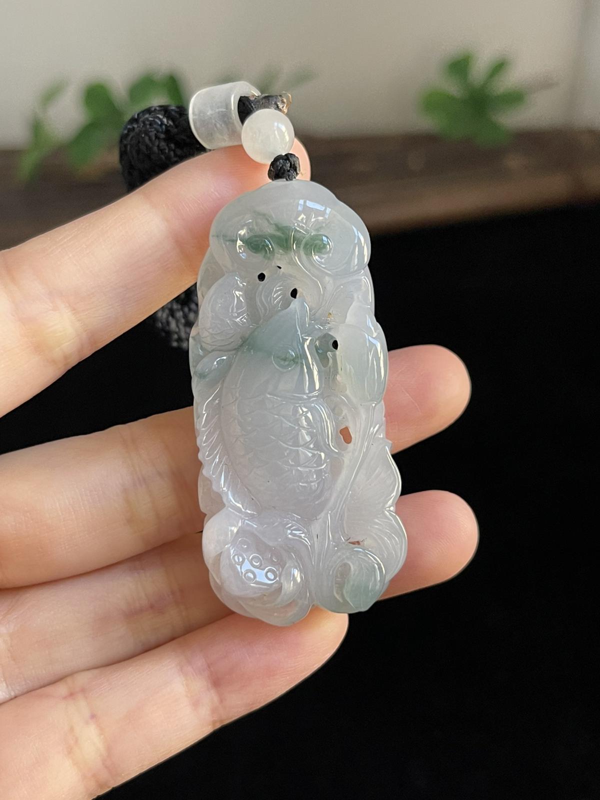 翡翠冰糯种飘花吊坠，配珠未测
