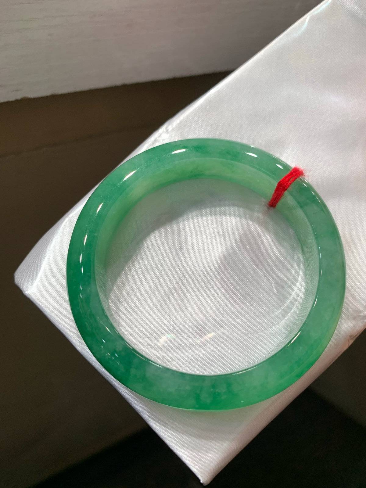 尺寸53.3/12.8/8.3，冰晴绿花手镯
种好水足 清新甜美