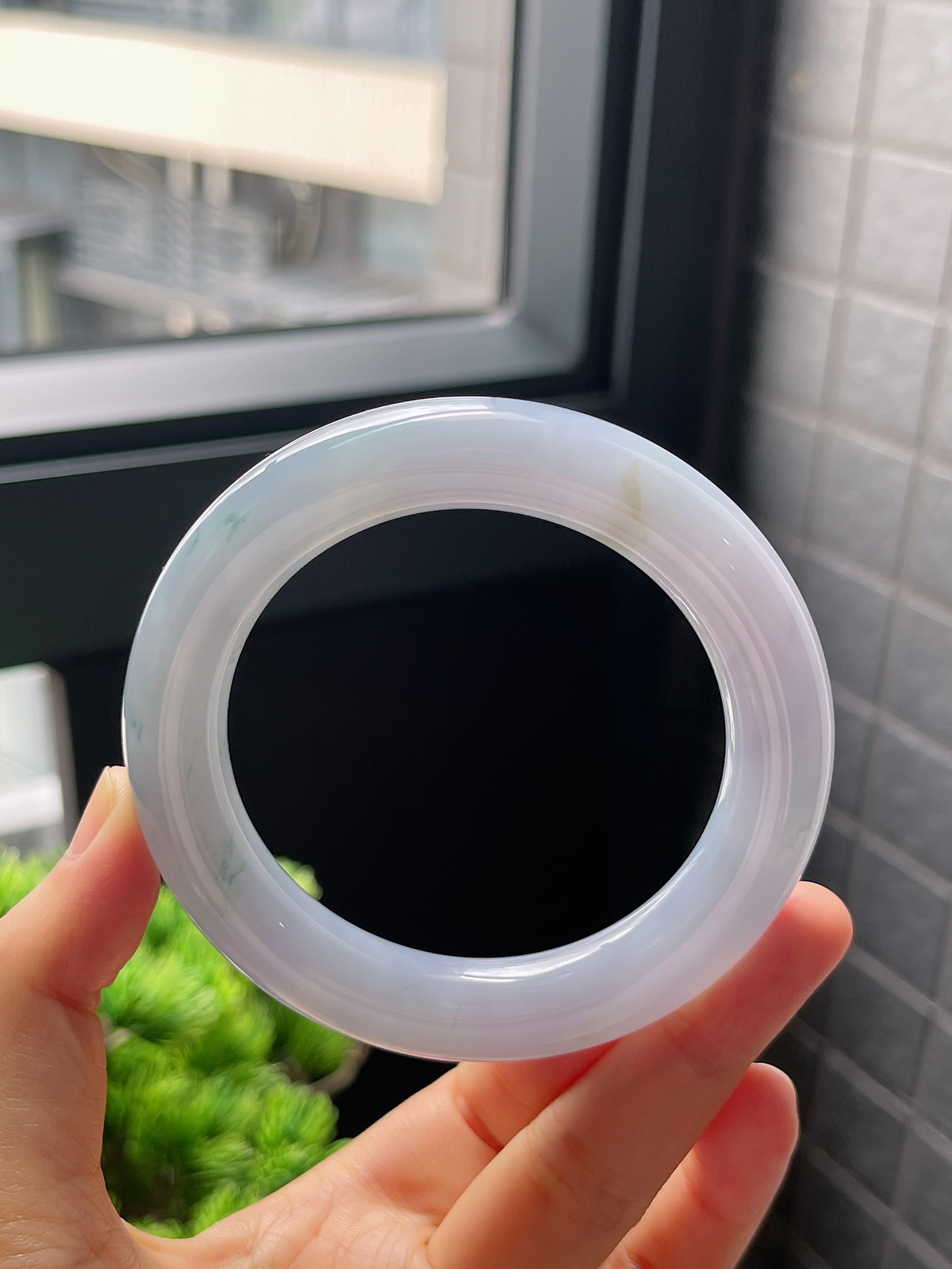 圈口56.5，冰糯种蓝紫底飘花翡翠圆条手镯