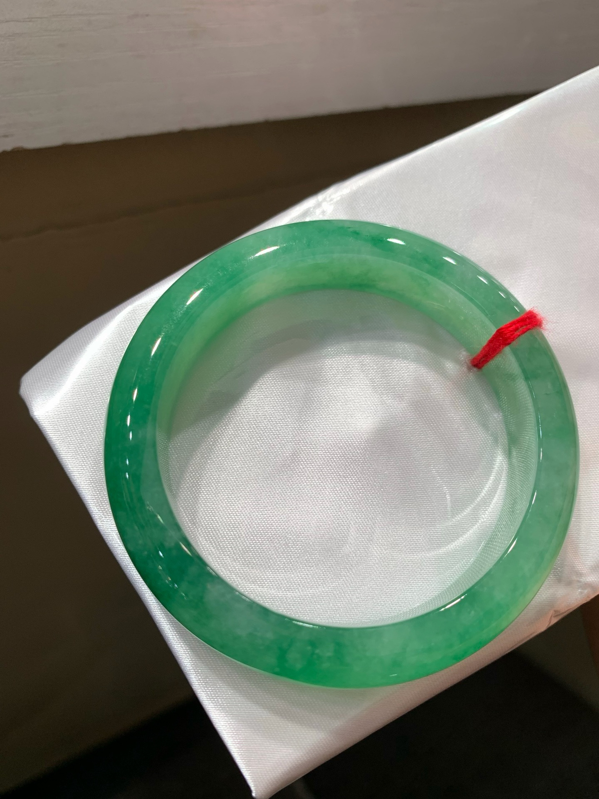 尺寸53.3/12.8/8.3，冰晴绿花手镯
种好水足 清新甜美
