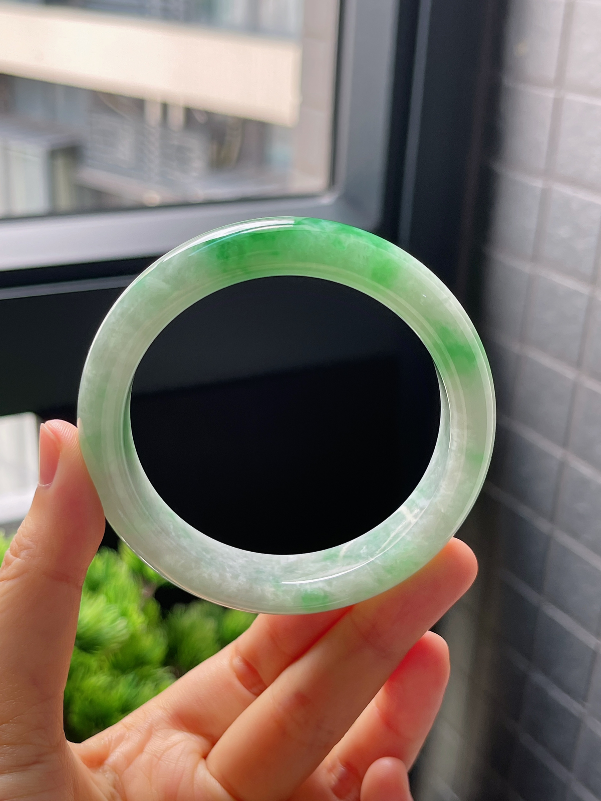 圈口56，糯化种飘花翡翠正圈手镯