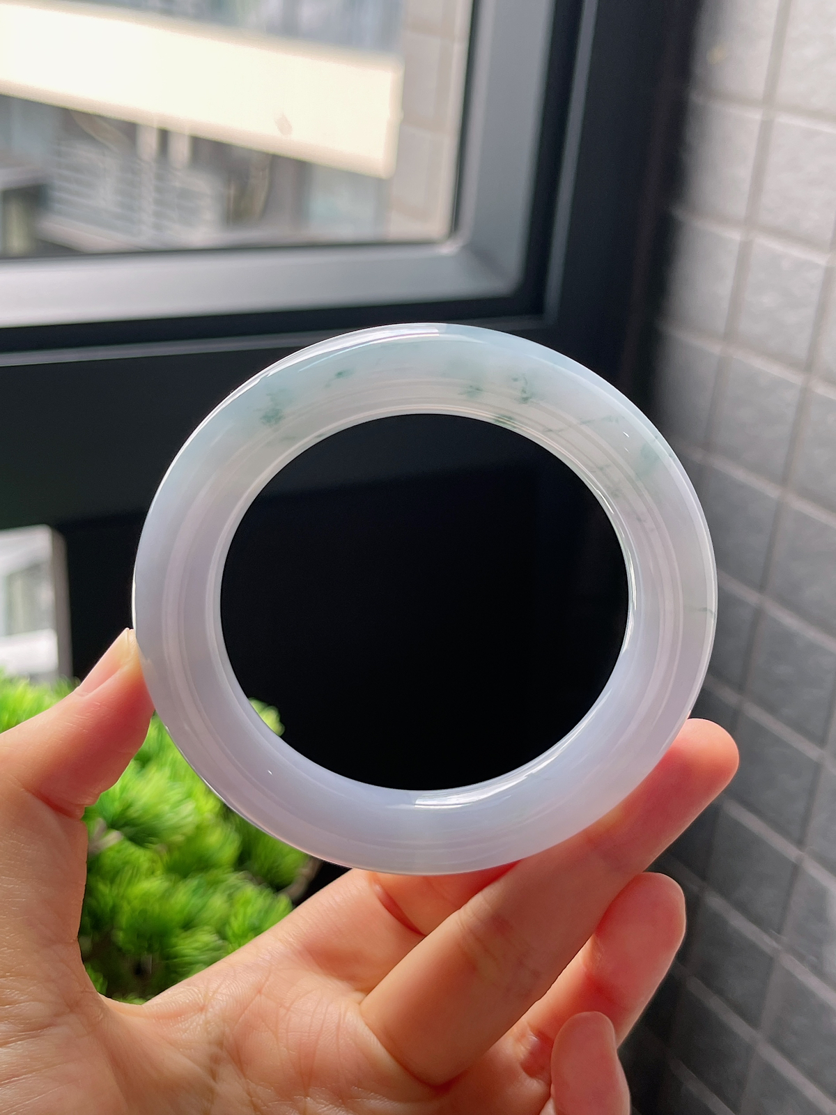 圈口56.5，冰糯种蓝紫底飘花翡翠圆条手镯