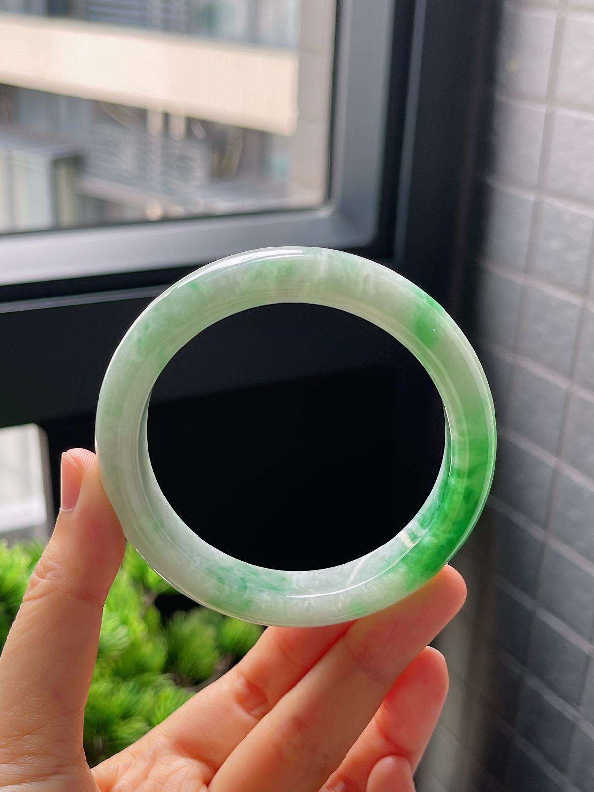 圈口56，糯化种飘花翡翠正圈手镯