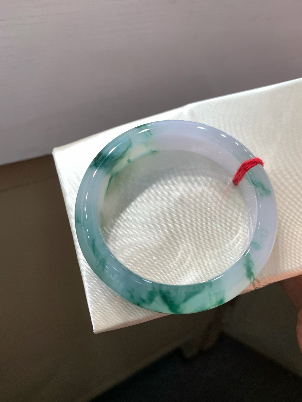 尺寸53.3/13.8/8.5，冰飘花手镯
种好水润 清新甜美