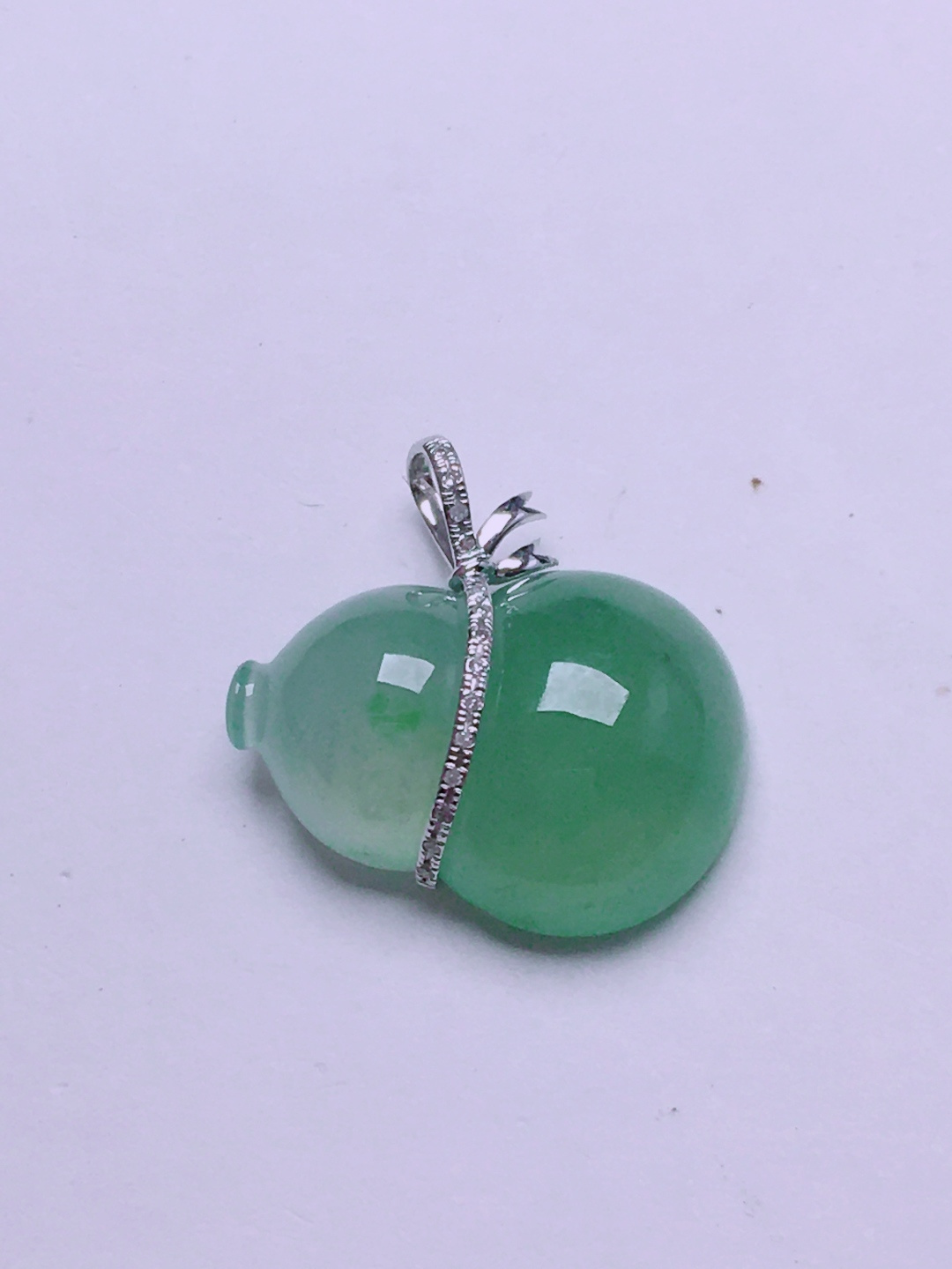 ️绿葫芦吊坠，晶莹剔透，新颖时尚，无裂，17.7-13-6