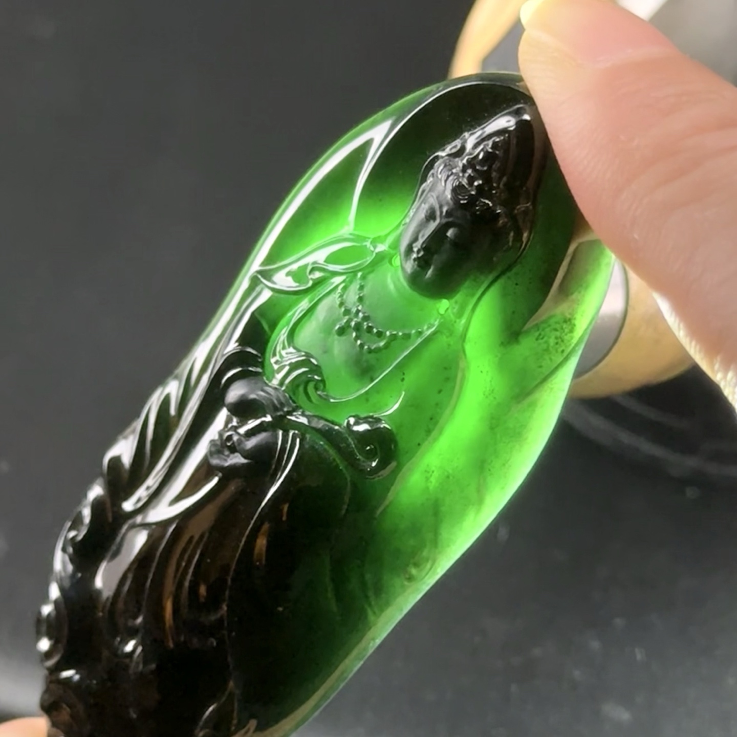 ️ 精品墨翠站观音 种好色正 黑度极好 打灯通透 油性十足
