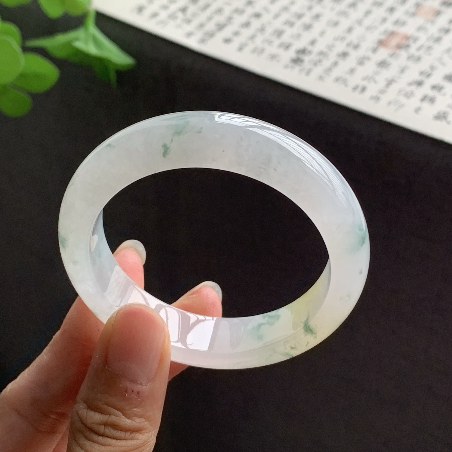 070831LJ 黄翡飘花正圈翡翠手镯 51.6-13.5-8.2