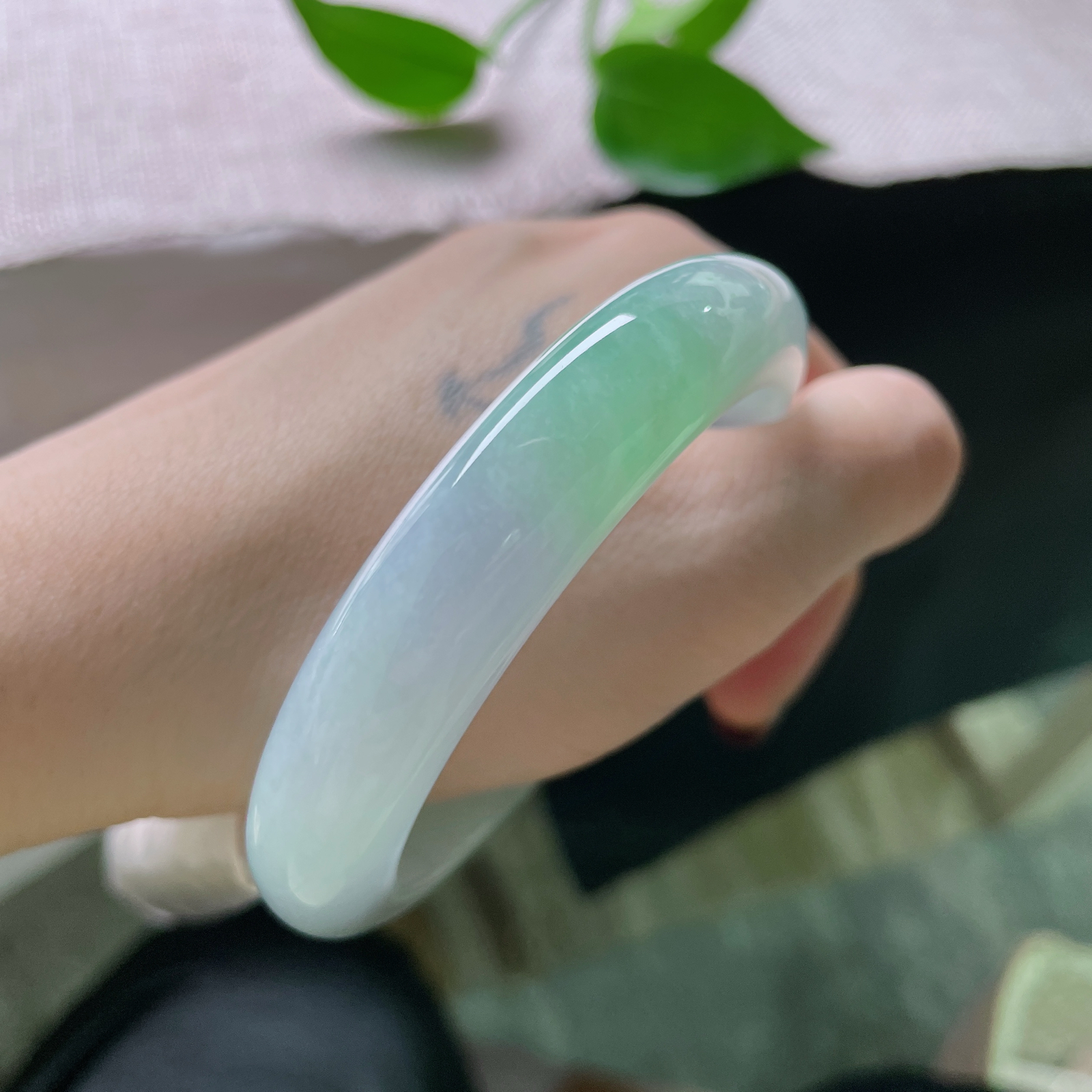 57.8/12.7/8.9，春彩正圈，腕间的莫兰迪卡，色彩斑斓，种老，细润ss54516a