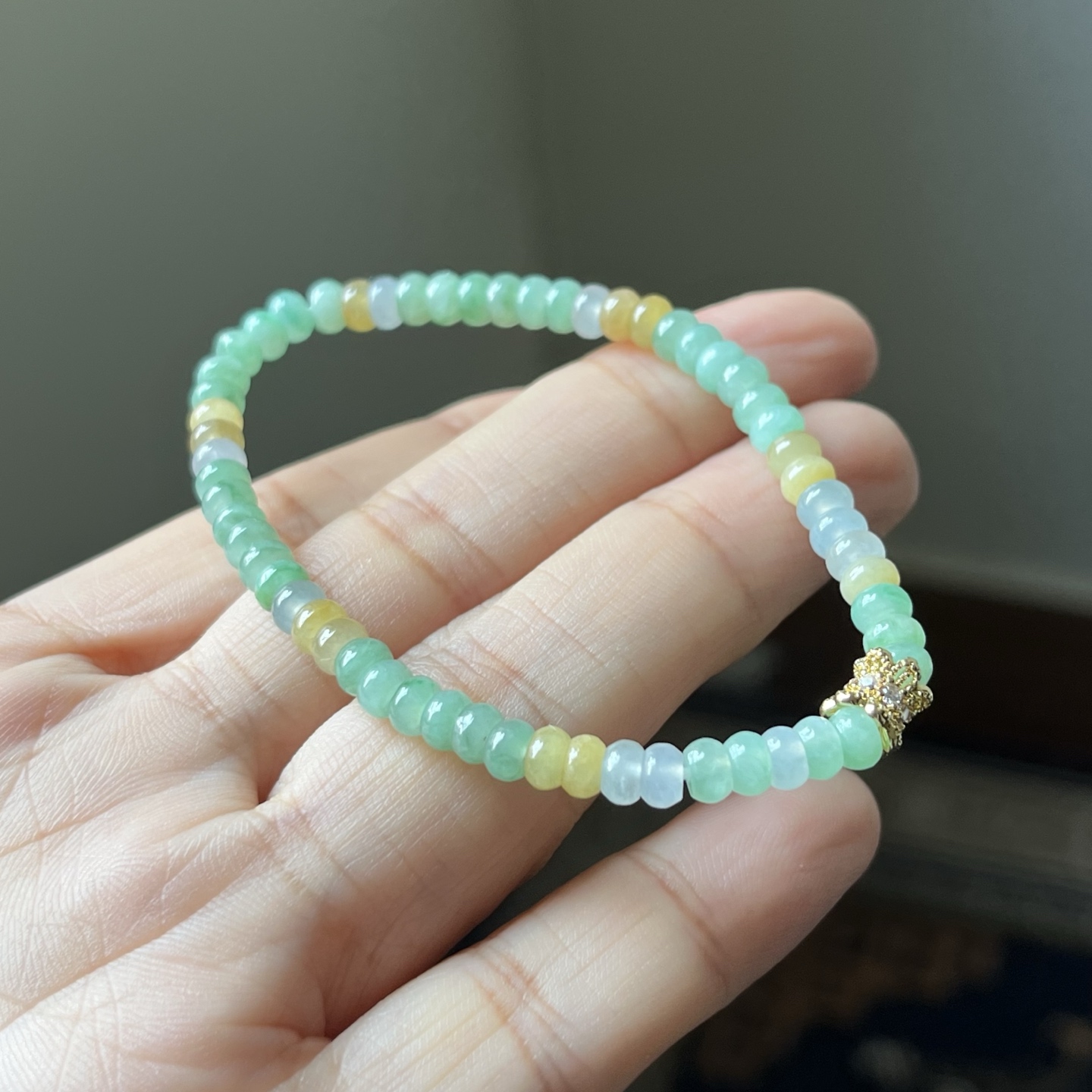 冰种三彩算盘珠手链，种水好，冰透，尺寸4.6×2.8，清货