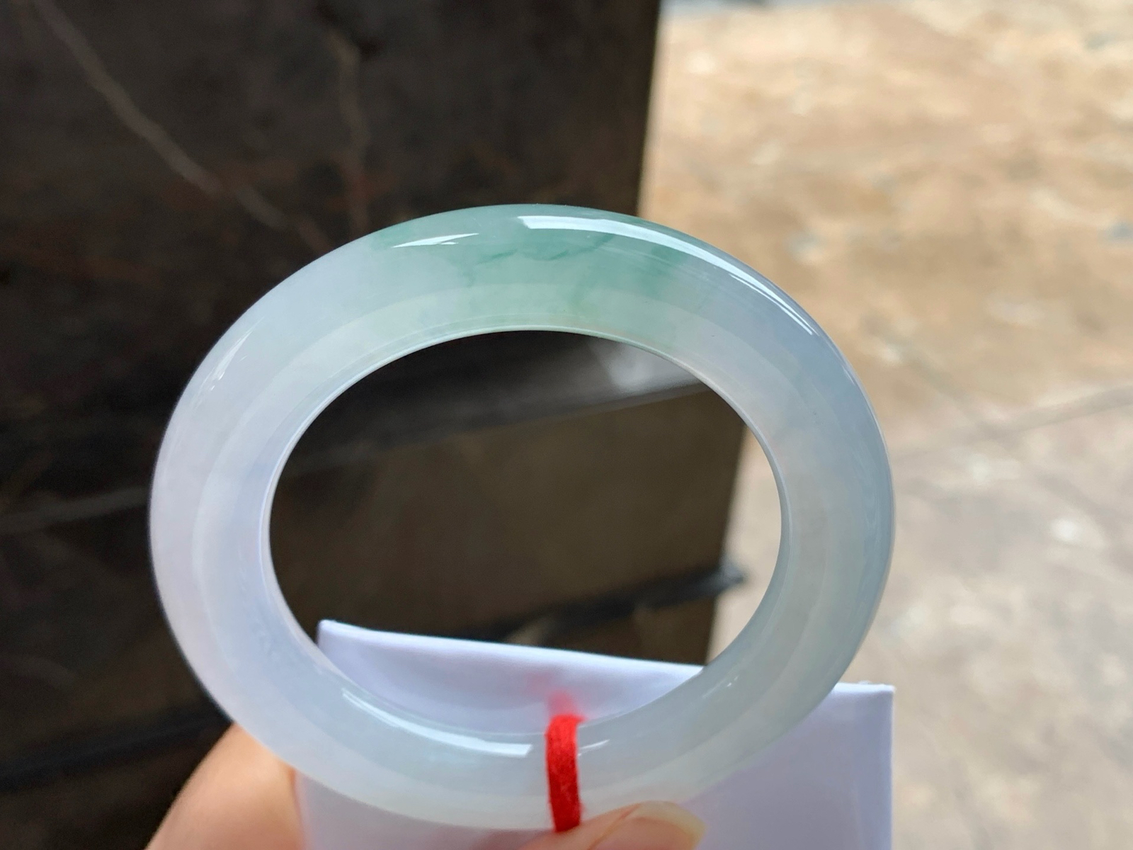 55-12
飘花圆条手镯^_^水润冰透