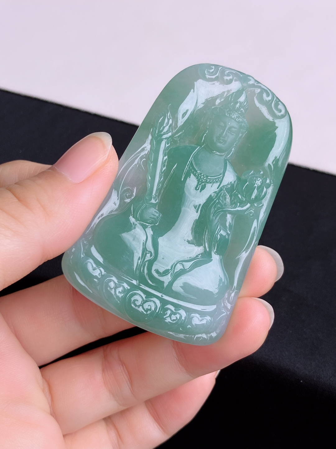 底色虚空藏菩萨，晶莹剔透，尺寸66.5/41.6/5.6/自然光实拍