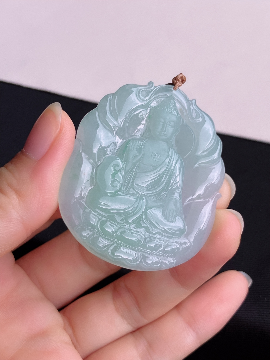 底色大日如来，晶莹剔透，尺寸51/43/5.6/自然光实拍