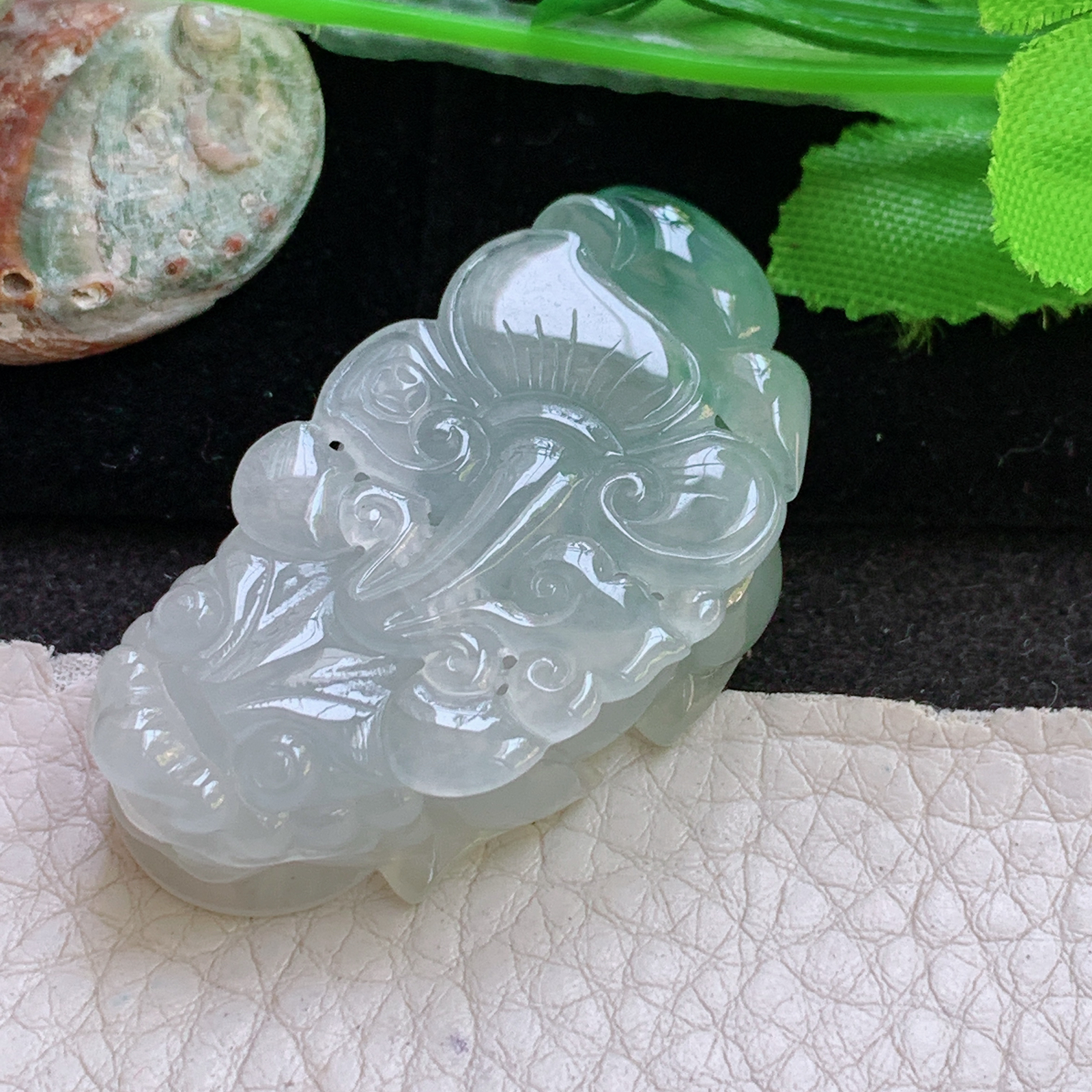 yn实拍45*24.5*12缅甸翡翠a货精雕飘花胶感招财貔貅 皮休玉吊坠