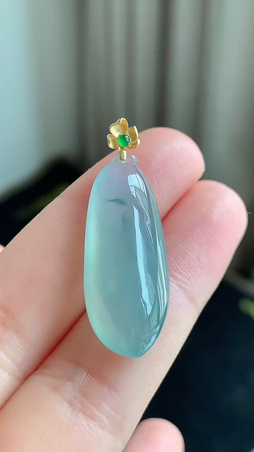 ️天然翡翠，飘花福瓜18k金尺寸31-12.2-8 am78