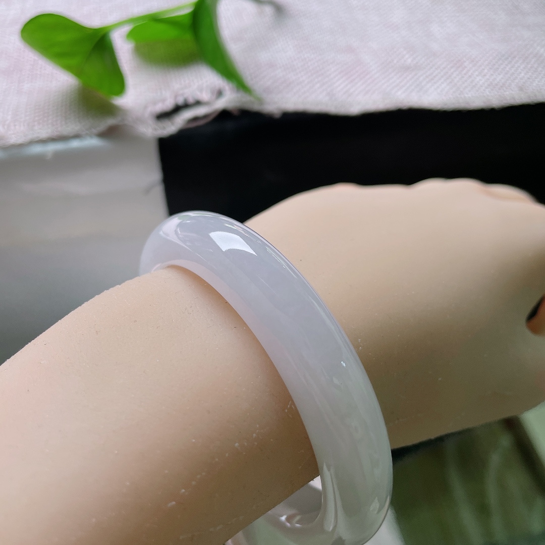 56.8/12.1/8.9，淡紫底正圈，皮纹，种质温润柔和，光泽内敛，风格温婉内敛。ss55896a
