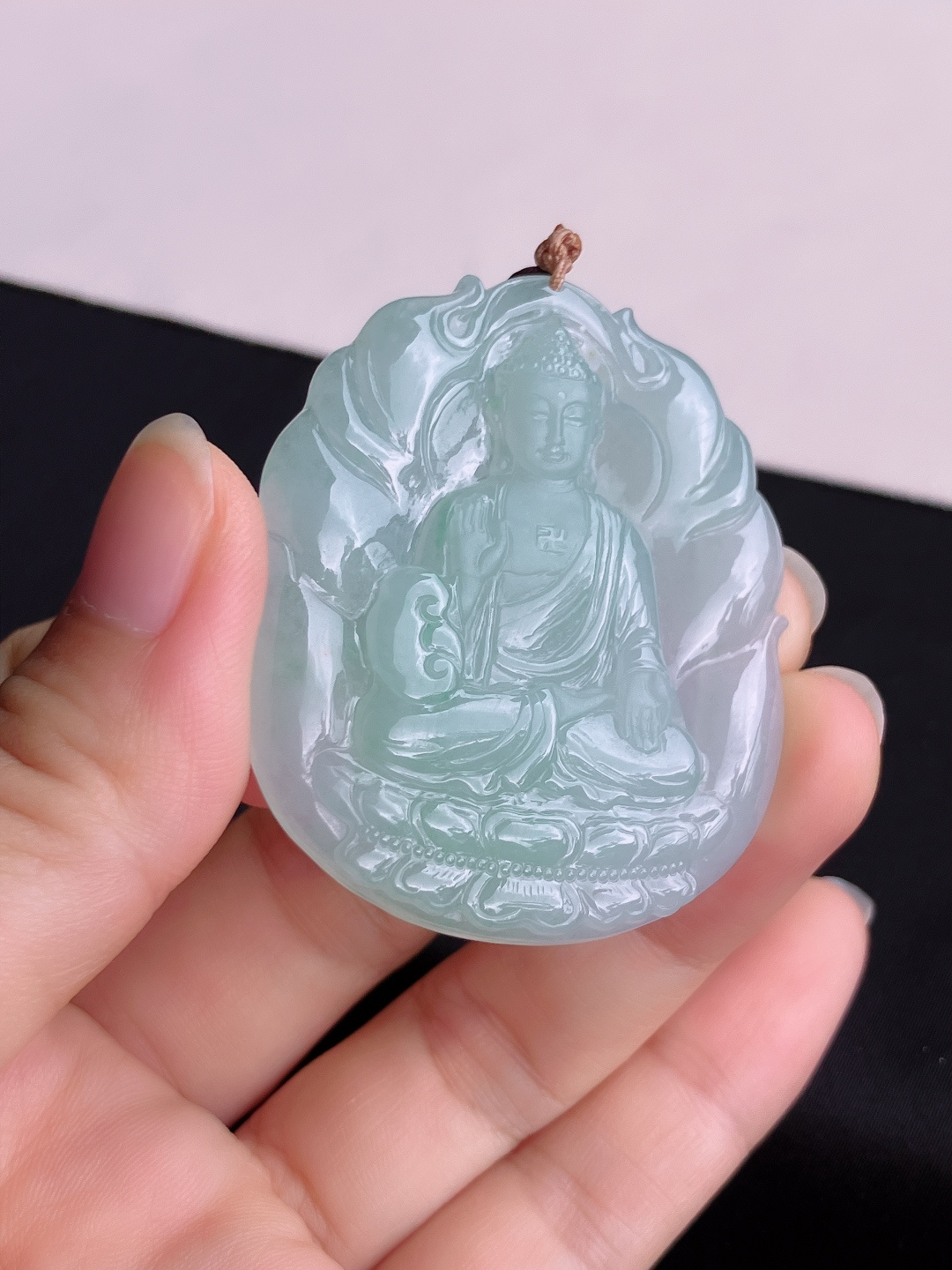 底色大日如来，晶莹剔透，尺寸51/43/5.6/自然光实拍