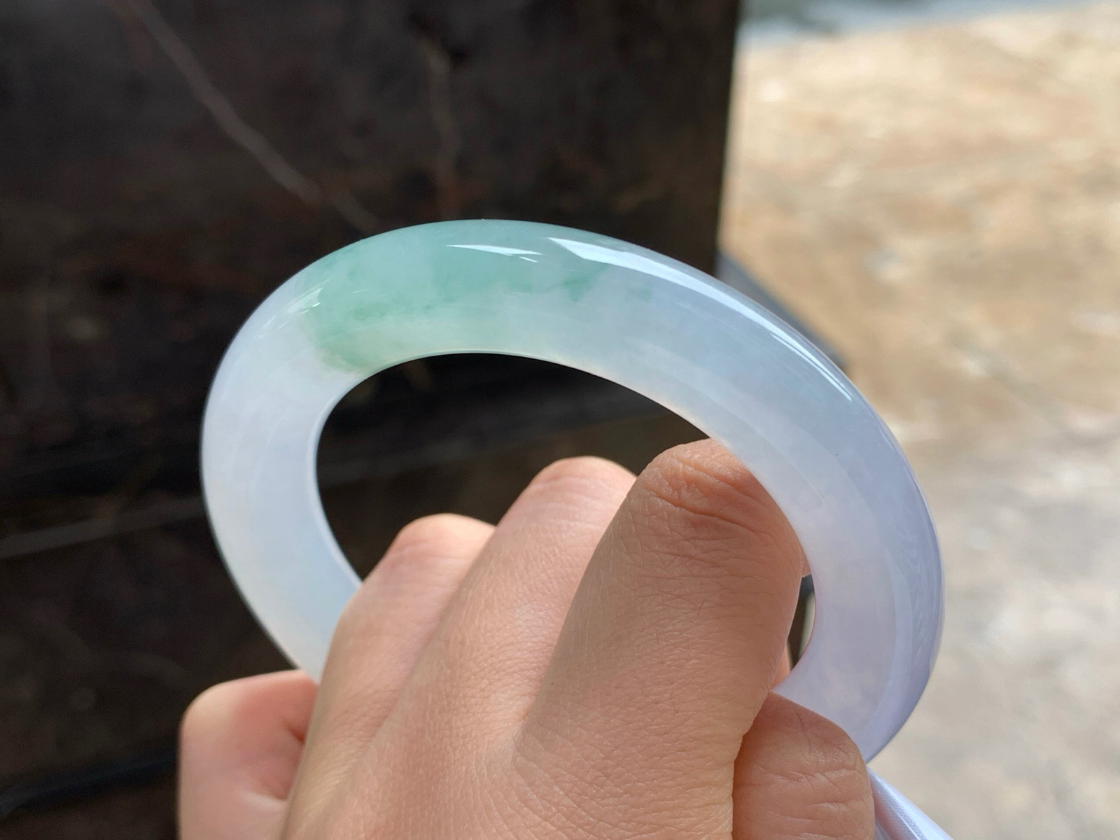55-12
飘花圆条手镯^_^水润冰透