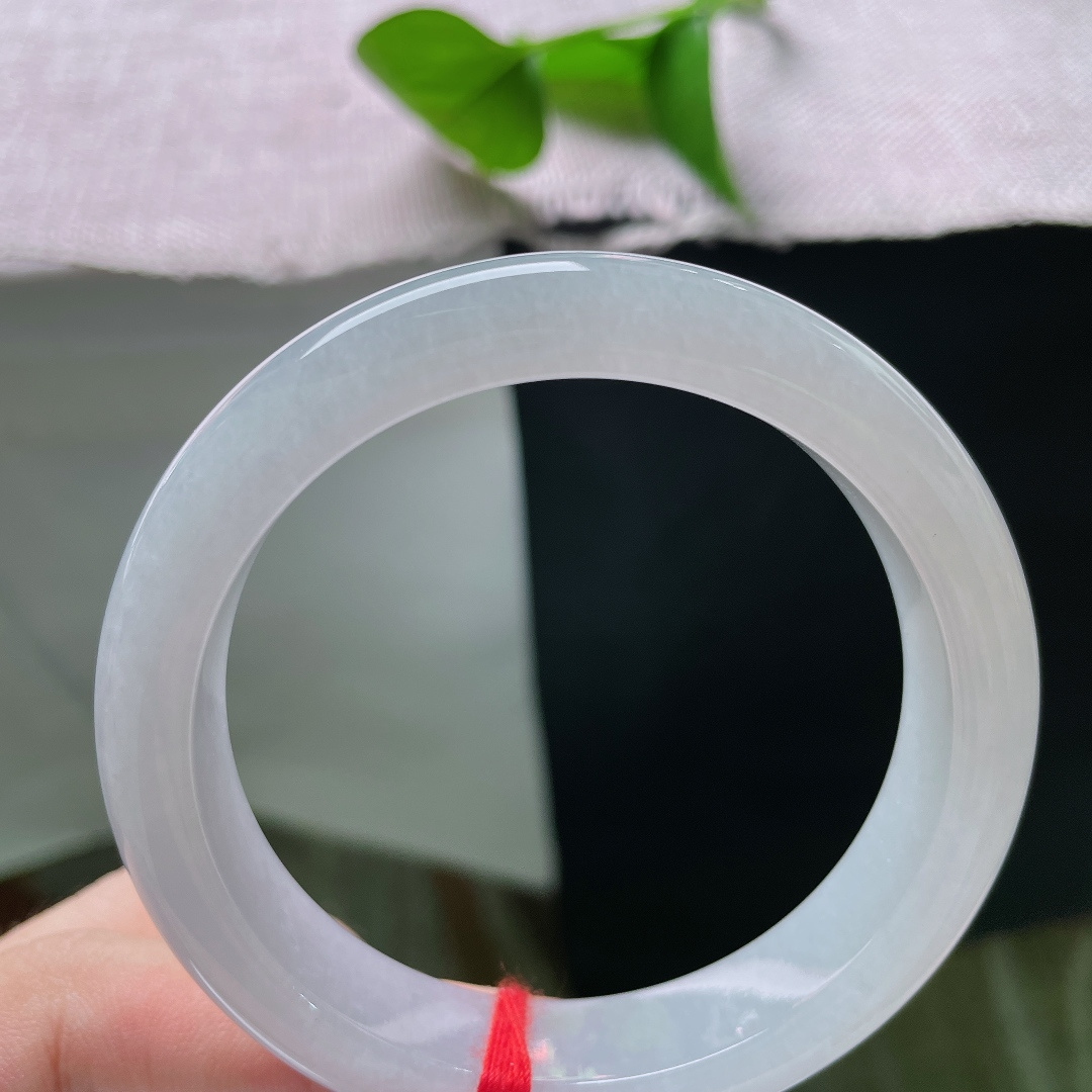 56.8/12.6/8.3，白月光正圈，淡紫，如梦似幻，清幽迷人，种老，干净，晶体，ss57483a