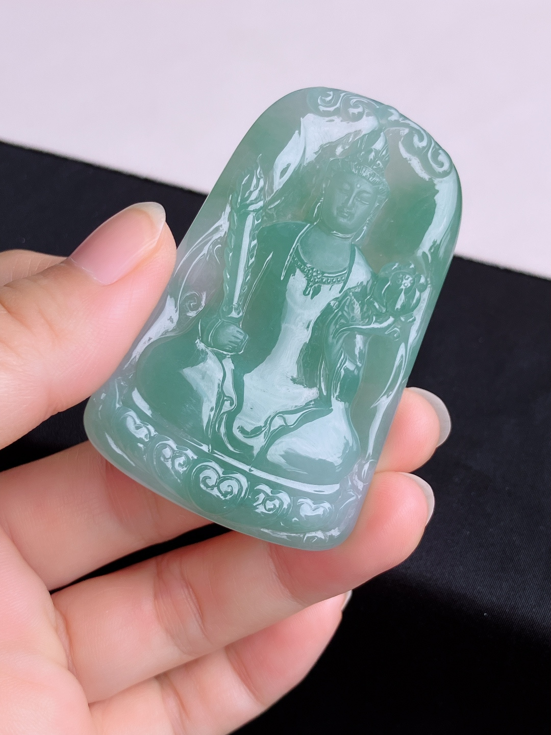 底色虚空藏菩萨，晶莹剔透，尺寸66.5/41.6/5.6/自然光实拍