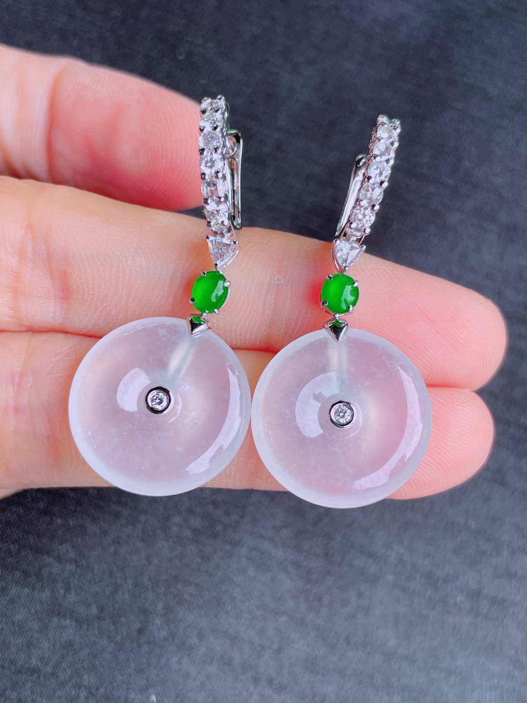 平安扣耳坠，晶莹剔透，新颖时尚，无裂，18-4