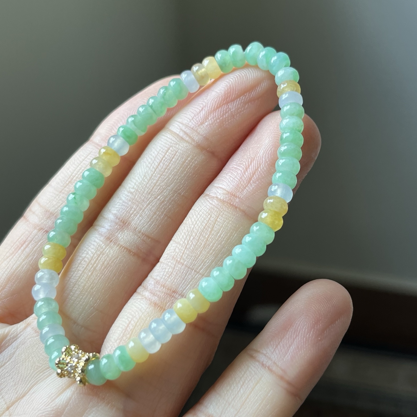 冰种三彩算盘珠手链，种水好，冰透，尺寸4.6×2.8，清货