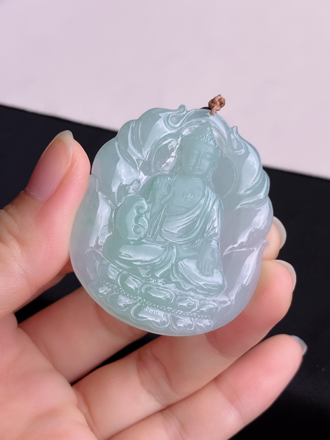 底色大日如来，晶莹剔透，尺寸51/43/5.6/自然光实拍