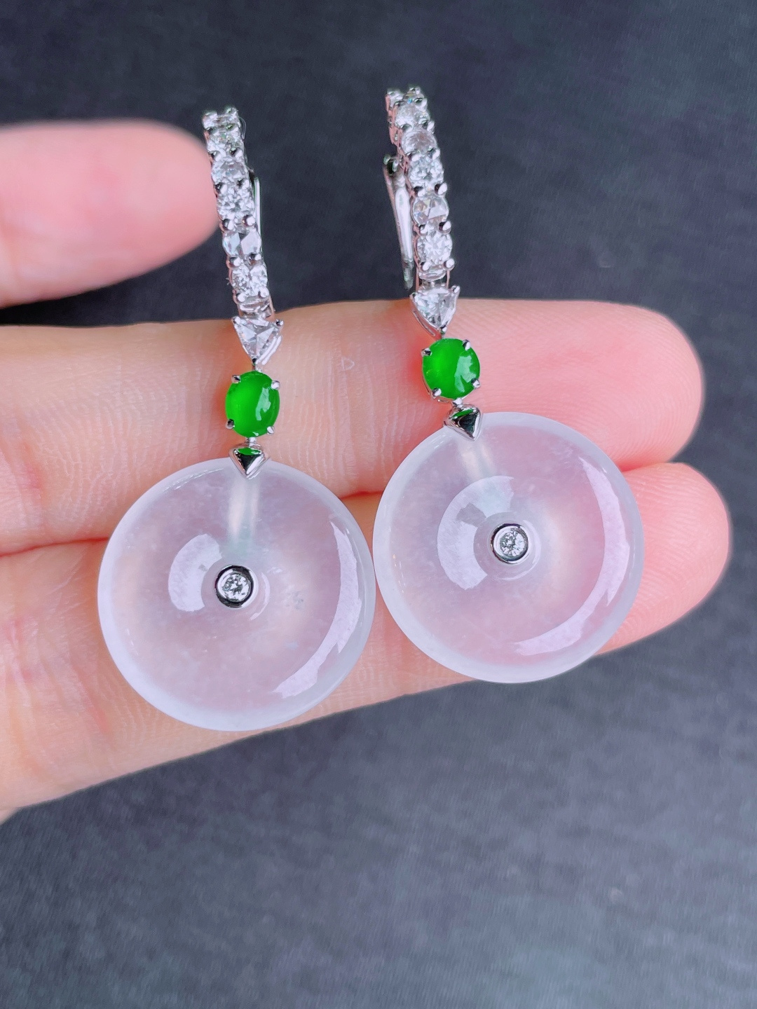 平安扣耳坠，晶莹剔透，新颖时尚，无裂，18-4