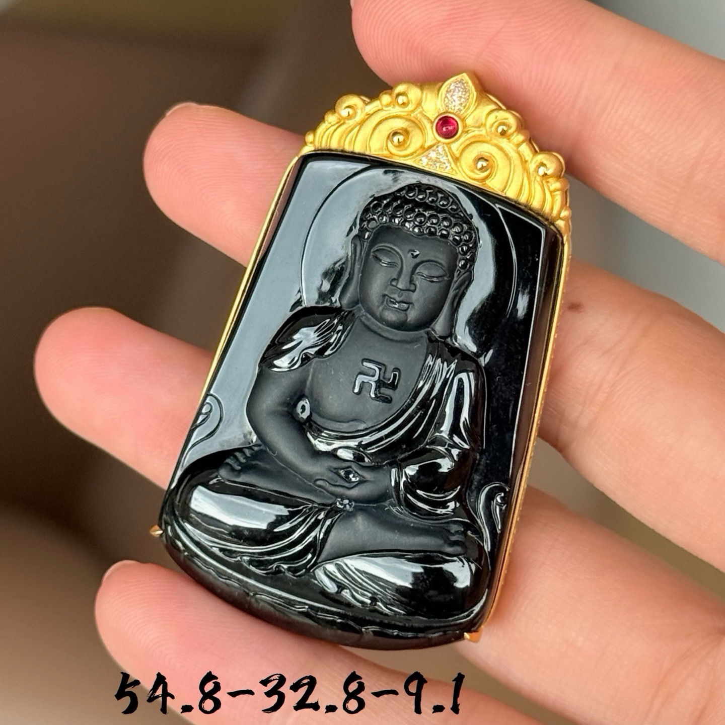 精品18k墨翠大日如来 种好色正 黑度极好 打灯通透 油性十足  尺寸54.8