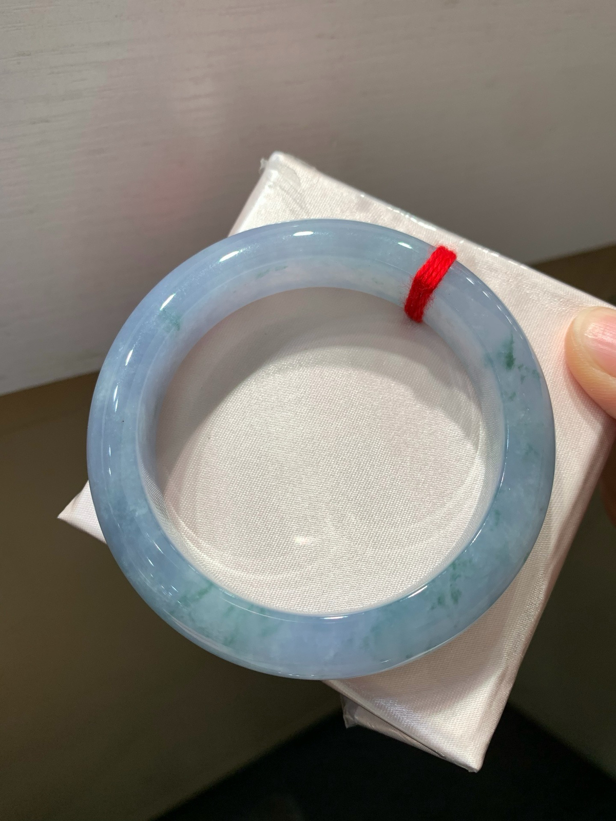 尺寸56.8/13.3/9.7，紫罗兰飘花手镯
水润细腻 种老
