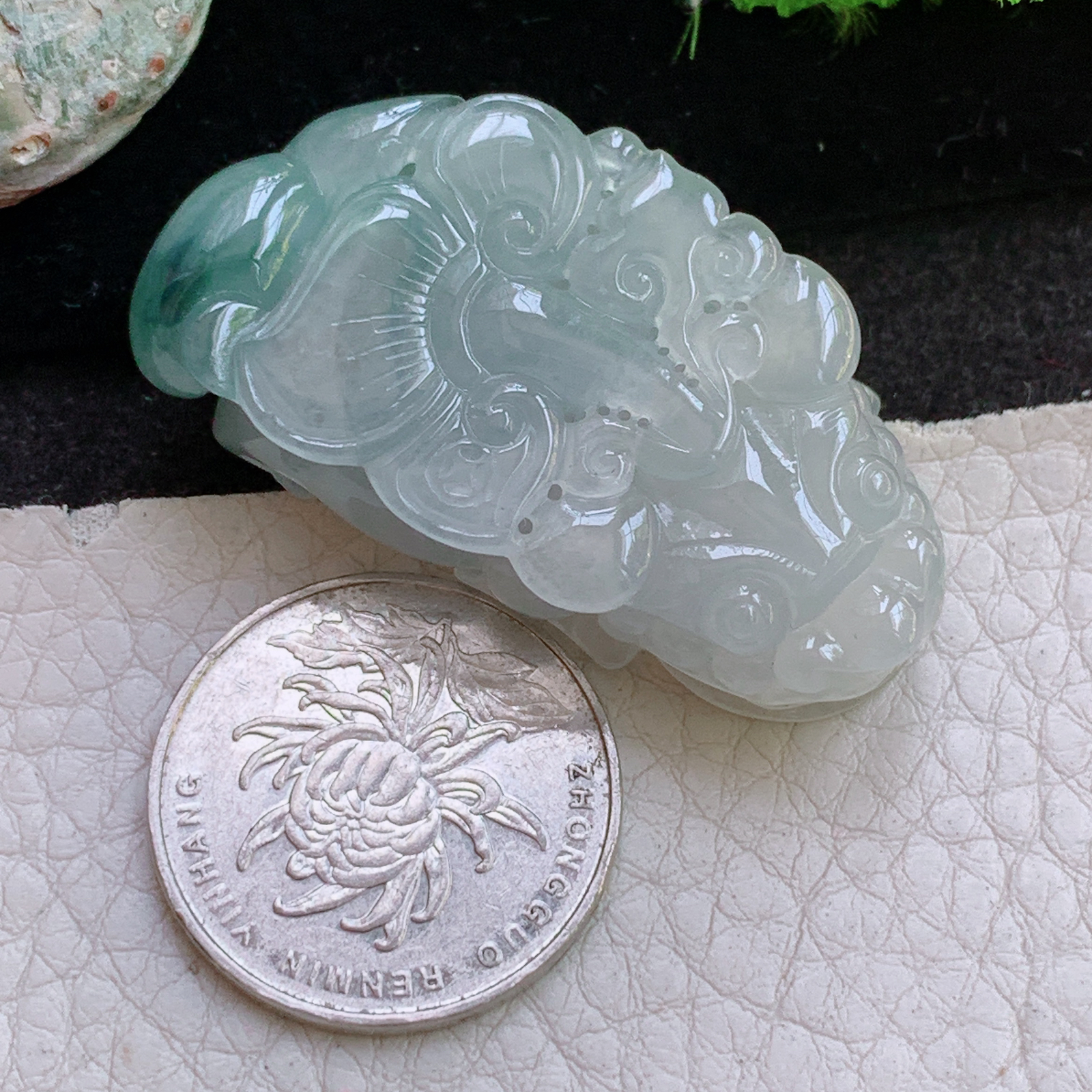 yn实拍45*24.5*12缅甸翡翠a货精雕飘花胶感招财貔貅 皮休玉吊坠
