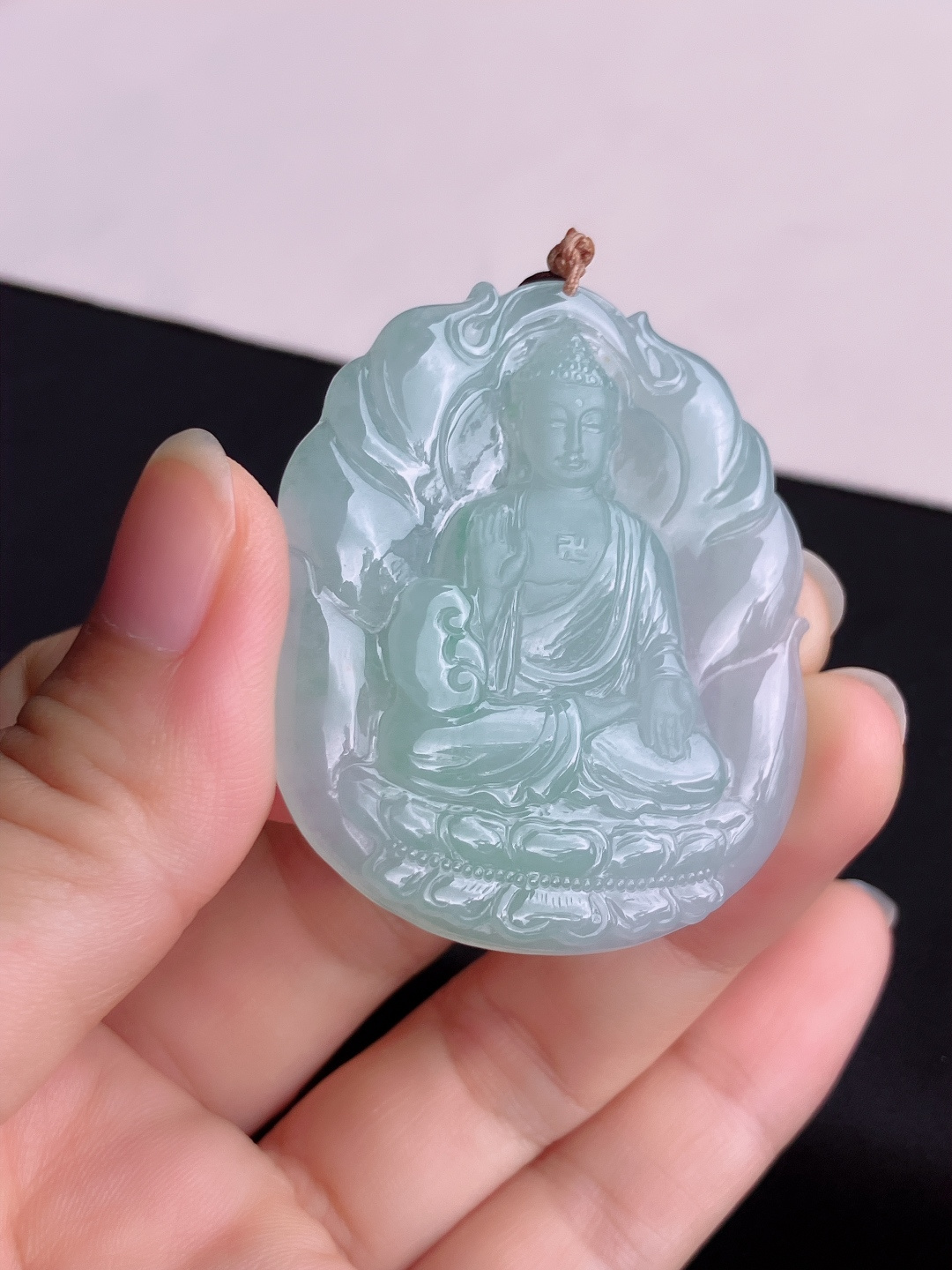底色大日如来，晶莹剔透，尺寸51/43/5.6/自然光实拍