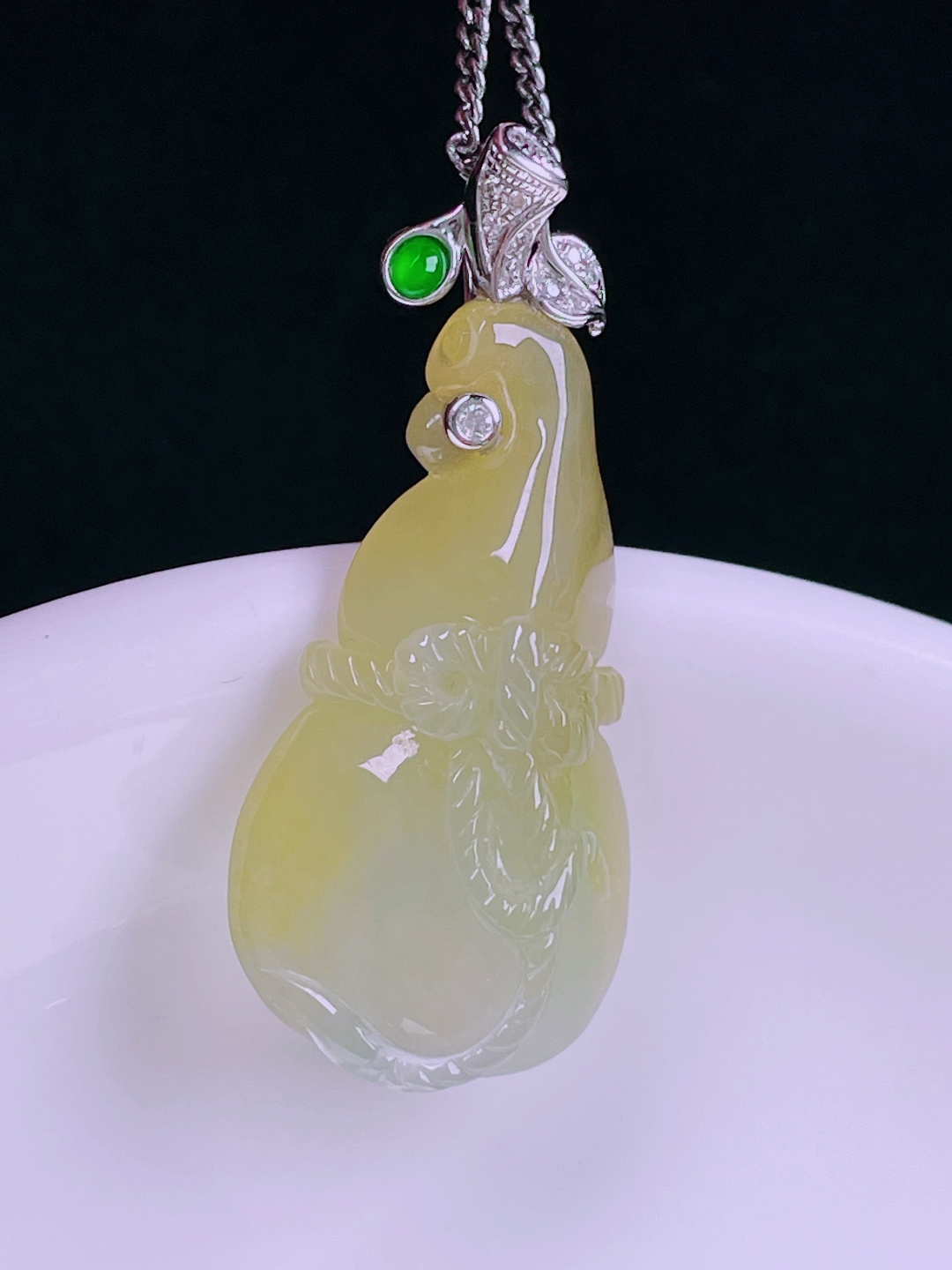 ️冰黄葫芦，老种起光，细底通透，尺寸：35裸石29.5/16/8.3mm0711